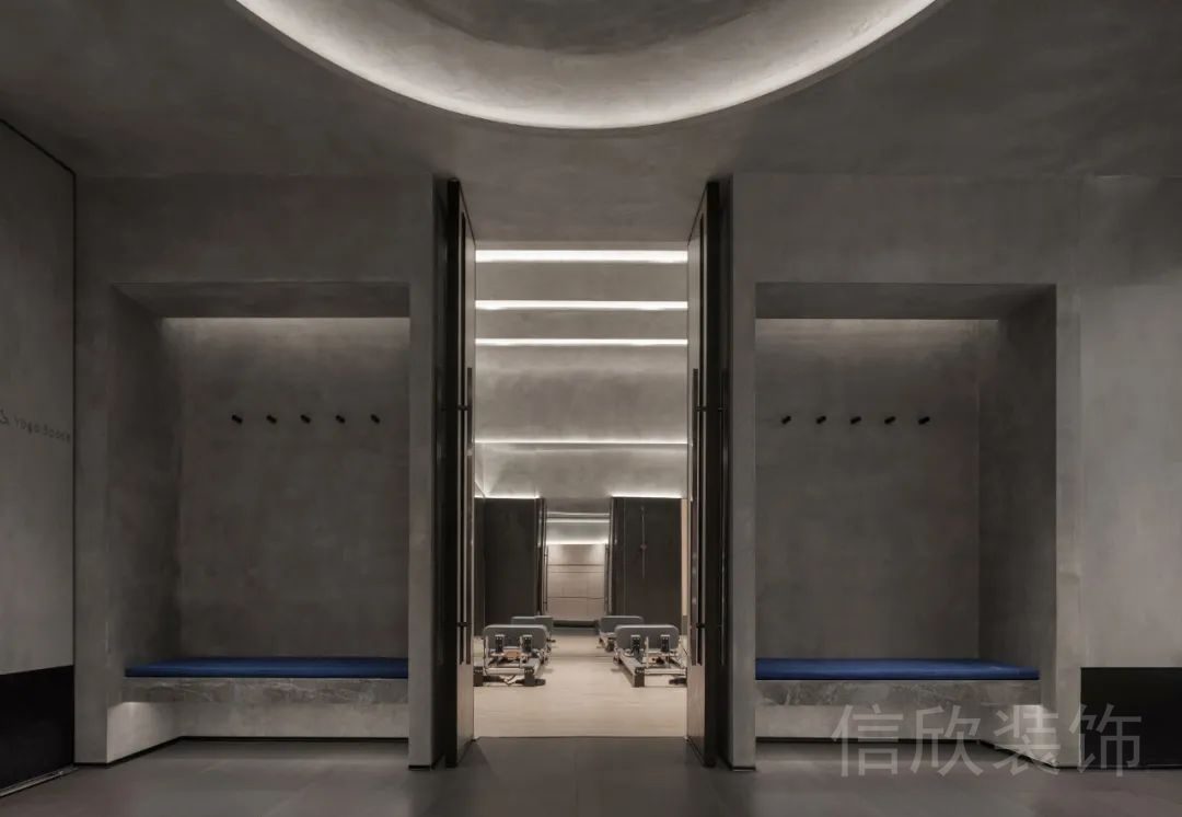 水泥墻面地板全屋裝修設(shè)計普拉提更衣室