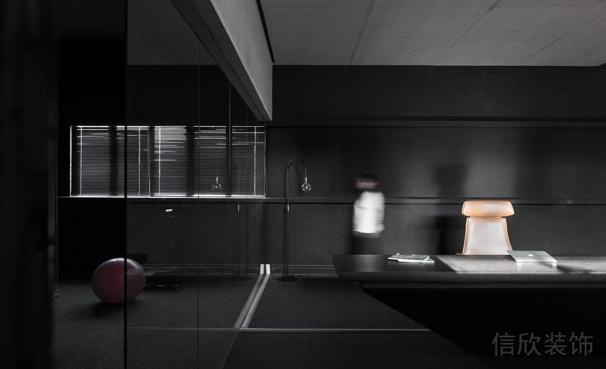 棕色皮革沙發(fā)辦公室裝修設(shè)計(jì)黑色效果圖