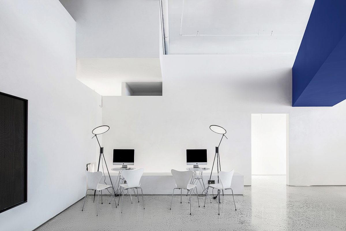 白色直播間裝修自媒體工作室裝修簡(jiǎn)約風(fēng)效果開放式大廳設(shè)計(jì)