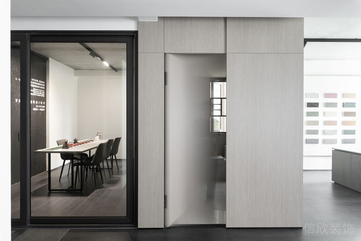 黑色金屬邊框裝修設計玻璃隔斷效果實木過道裝修過道辦公室