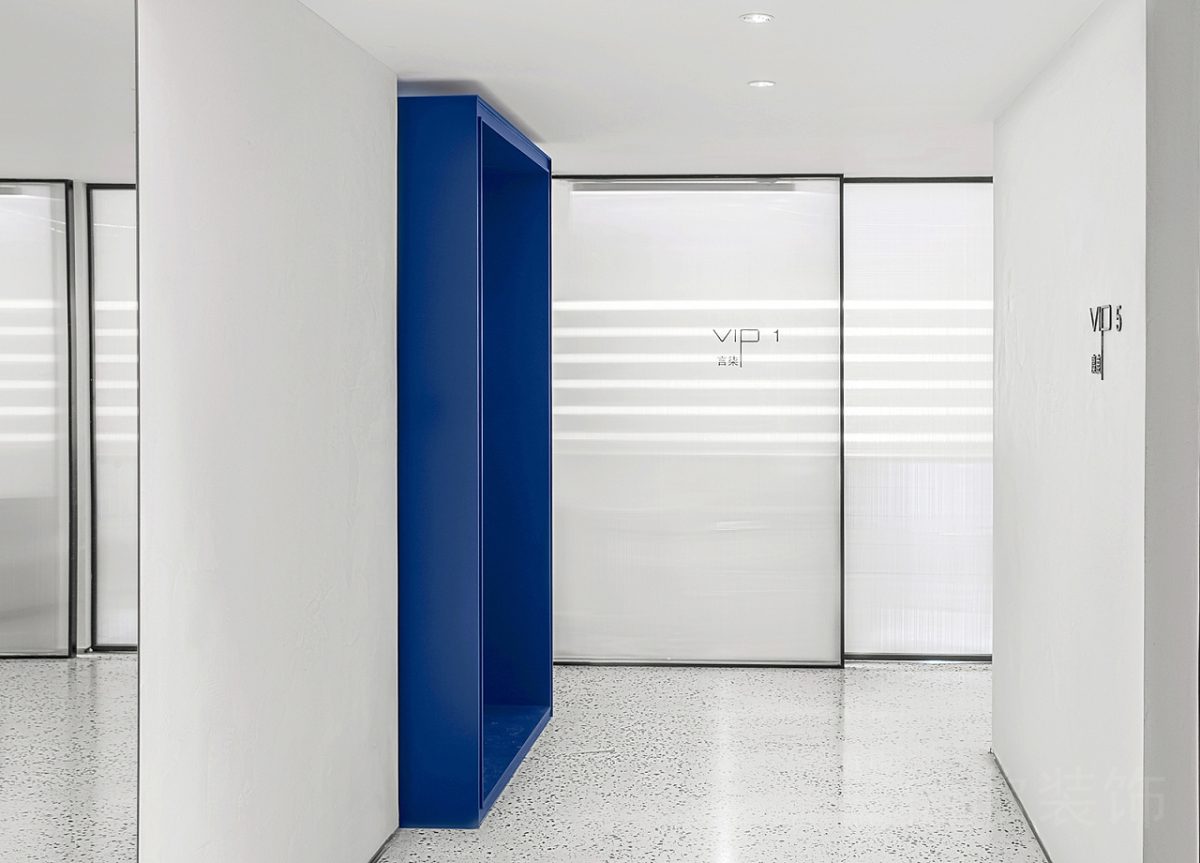 水磨石地板設(shè)計(jì)藍(lán)色環(huán)形邊框裝修圖辦公室過道