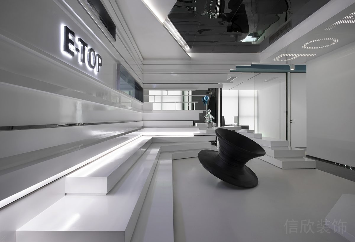 墻體燈飾設(shè)計(jì)過道階梯式白色員工休息區(qū)辦公室裝修鏡面科技感天花