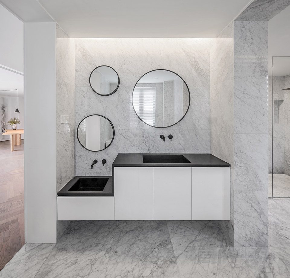 洗手池黑白色調(diào)瓷磚設(shè)計(jì)裝修磨砂洗手池設(shè)計(jì)收納柜辦公室設(shè)計(jì)