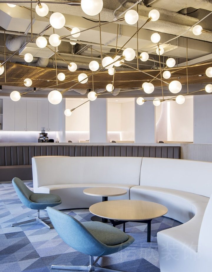 環形辦公室休息區裝修設計效果天花星空辦公室燈飾設計led暖色燈效果