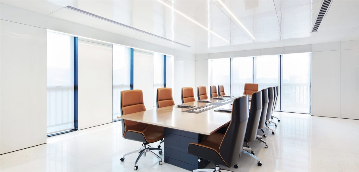 真皮沙發(fā)裝修設計效果白色天花燈帶直線式設計深圳現(xiàn)代簡約風裝修